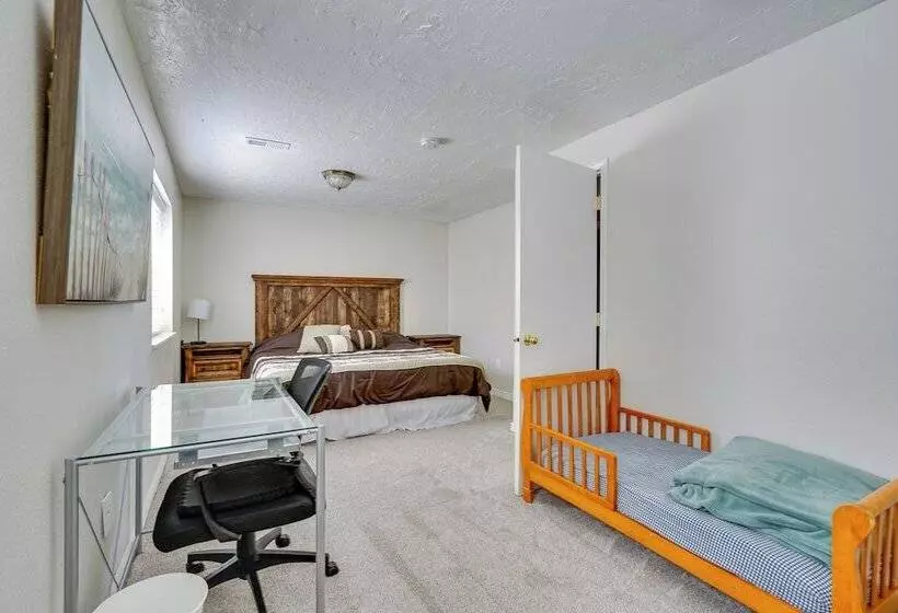 Lakefront Utah Home W/ Private Beach, Dock & Canoe