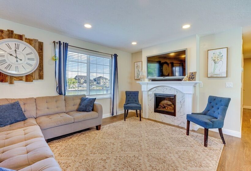 Lakefront Utah Home W/ Private Beach, Dock & Canoe