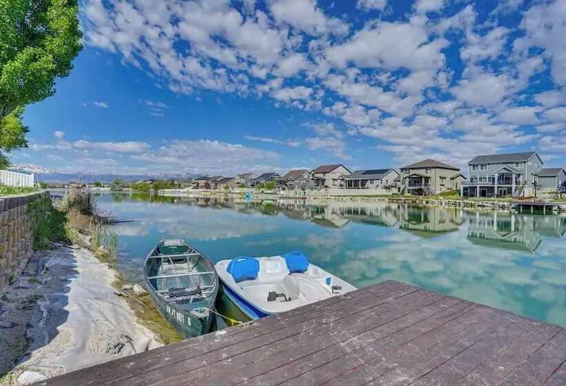 Lakefront Utah Home W/ Private Beach, Dock & Canoe