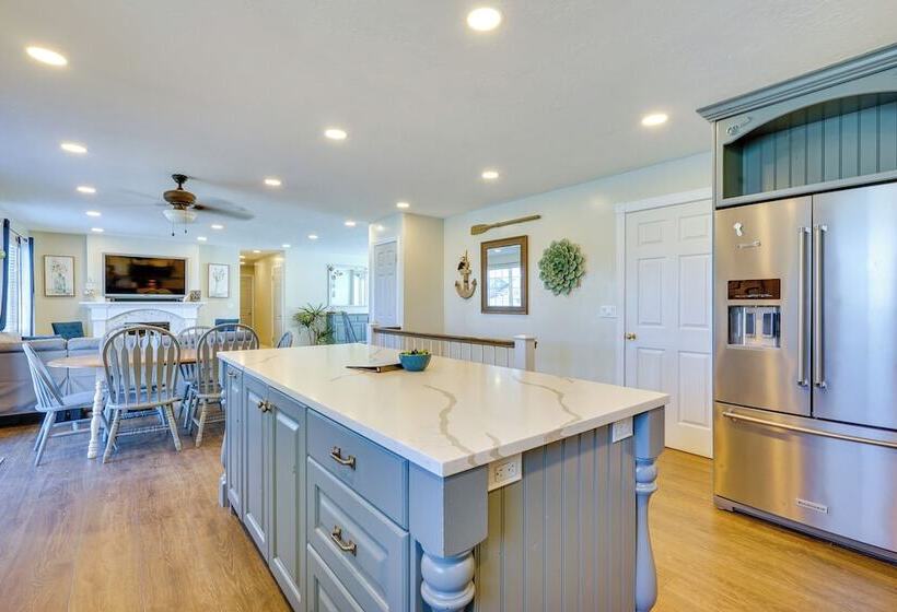 Lakefront Utah Home W/ Private Beach, Dock & Canoe