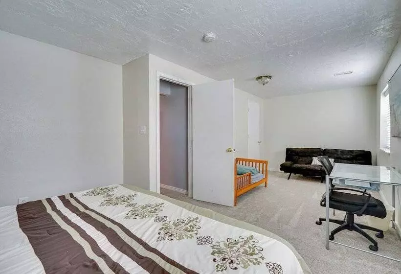 Lakefront Utah Home W/ Private Beach, Dock & Canoe