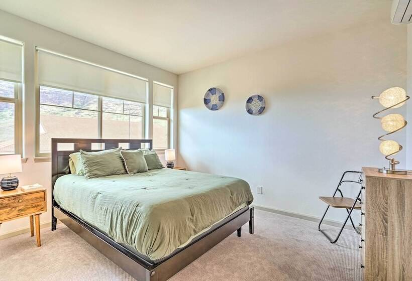 Modern Waianae Home W/ Mountain & Valley View