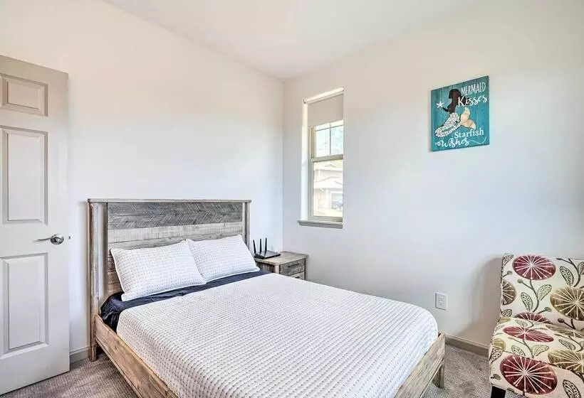 Modern Waianae Home W/ Mountain & Valley View