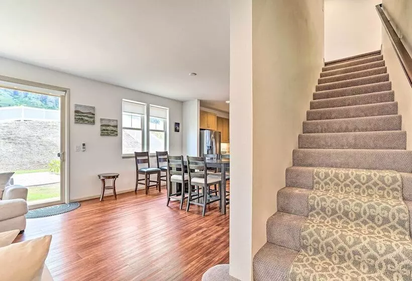 Modern Waianae Home W/ Mountain & Valley View