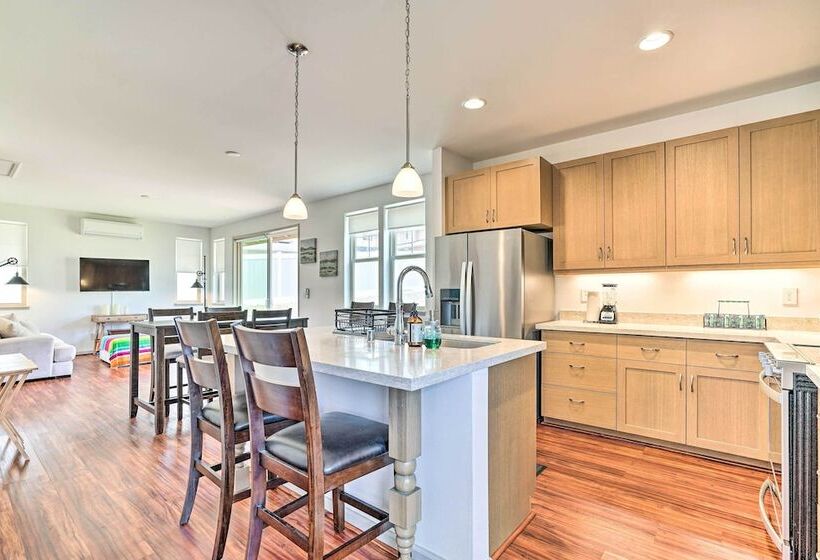 Modern Waianae Home W/ Mountain & Valley View