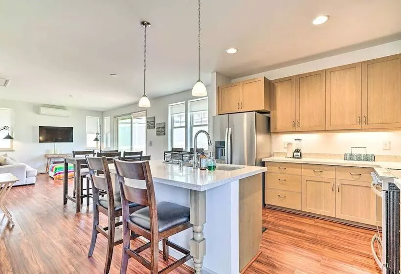 Modern Waianae Home W/ Mountain & Valley View