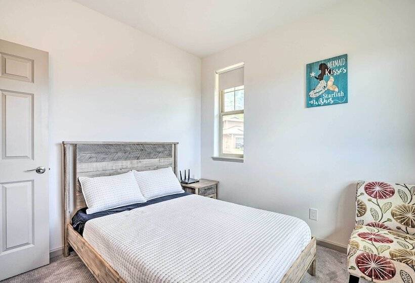 Modern Waianae Home W/ Mountain & Valley View