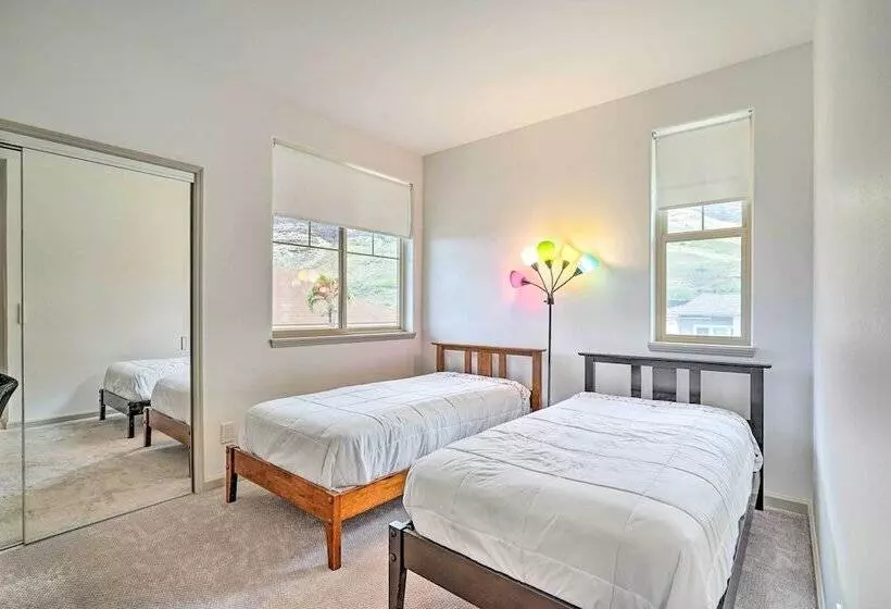 Modern Waianae Home W/ Mountain & Valley View