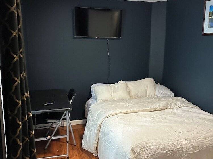 بنسيون Fidelia Crystal Room