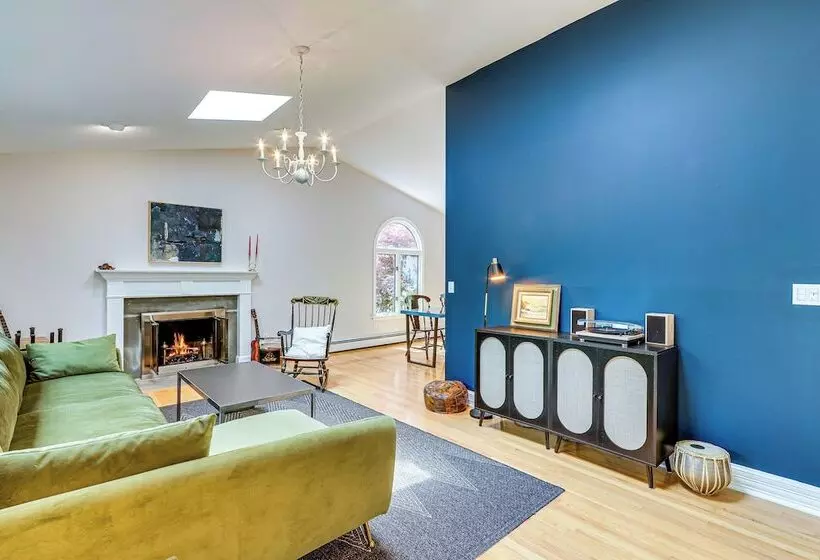 11 Mi To Powder Ridge Mountain: Connecticut Home