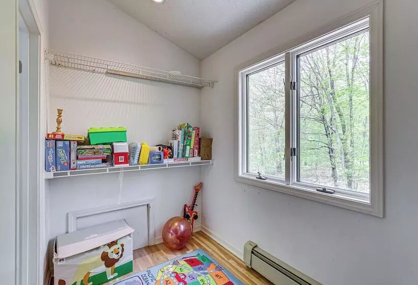 11 Mi To Powder Ridge Mountain: Connecticut Home