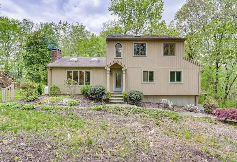 11 Mi To Powder Ridge Mountain: Connecticut Home