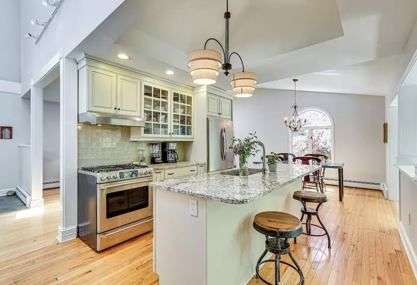 11 Mi To Powder Ridge Mountain: Connecticut Home