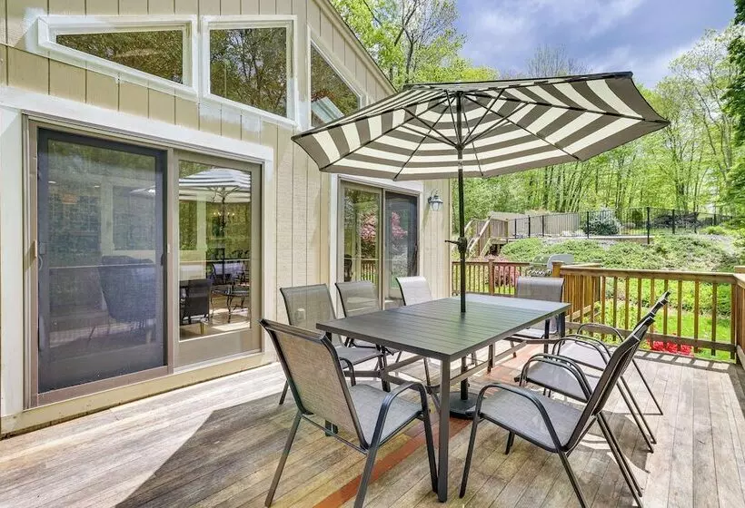 11 Mi To Powder Ridge Mountain: Connecticut Home