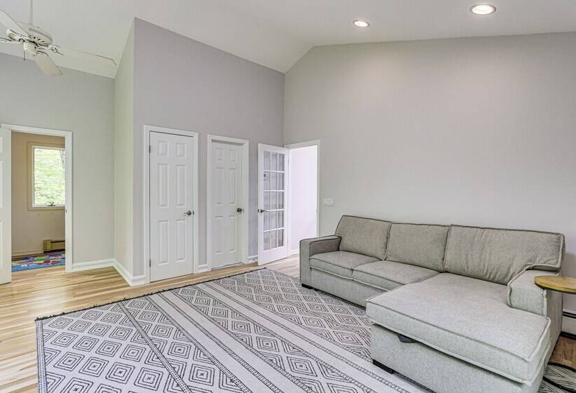 11 Mi To Powder Ridge Mountain: Connecticut Home