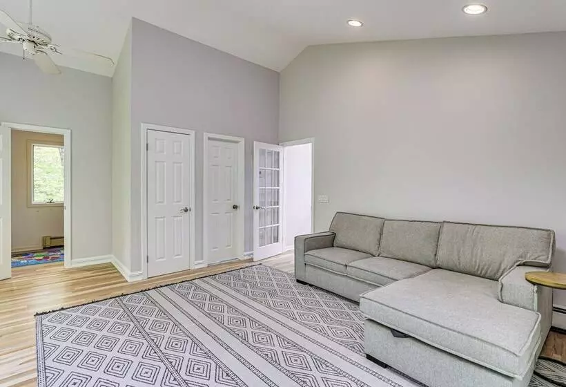 11 Mi To Powder Ridge Mountain: Connecticut Home