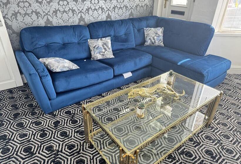 דירת נופש Sheffield   House   Sleeps 5   Parking   Garden