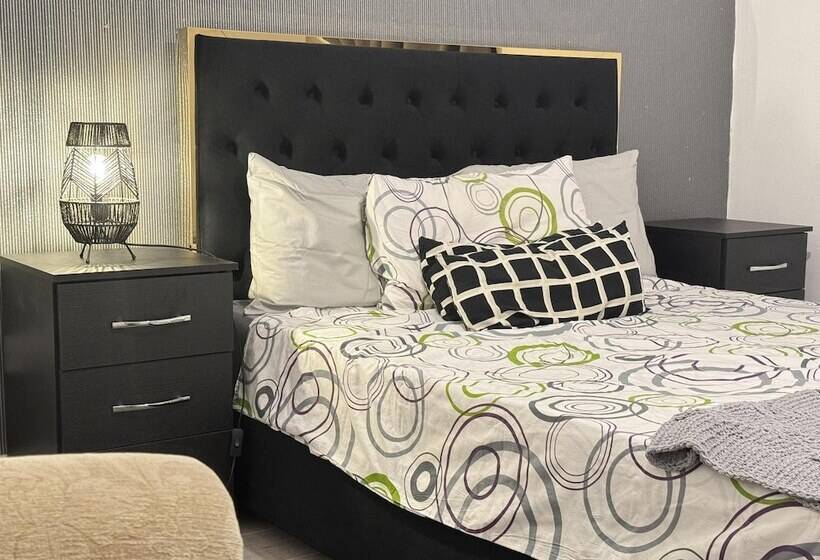 דירת נופש Sheffield   House   Sleeps 5   Parking   Garden