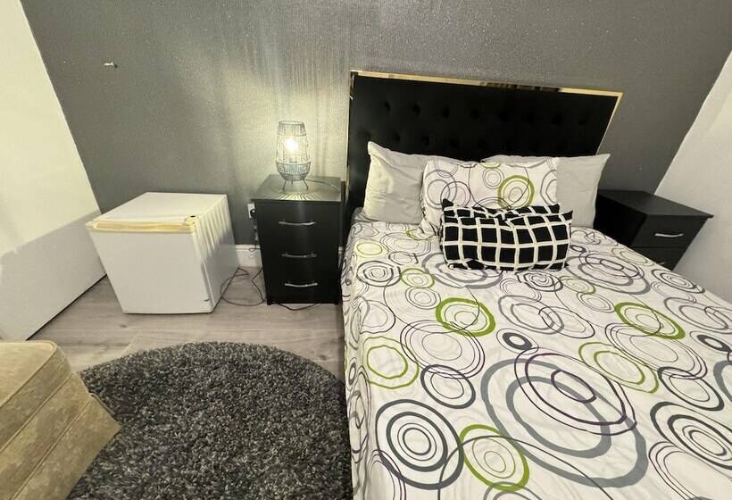 דירת נופש Sheffield   House   Sleeps 5   Parking   Garden