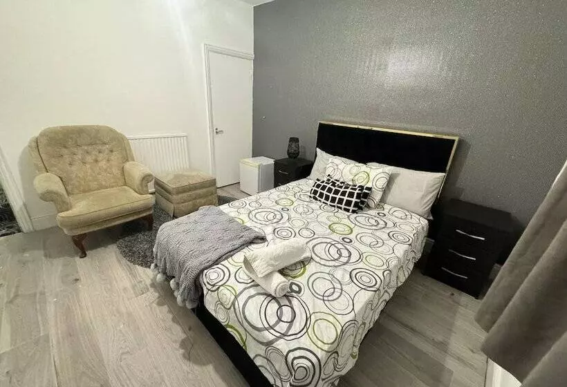レジデンス Sheffield House Sleeps 5 Parking Garden