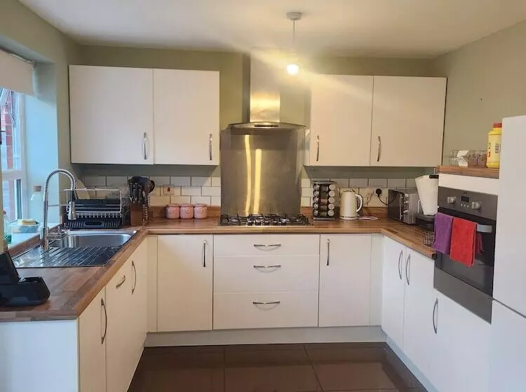 Residenssi Inviting 1 Bed House In Wolverhampton
