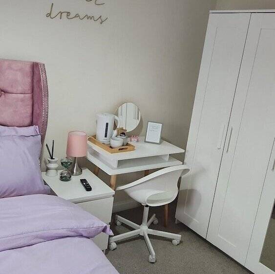 Residentie Inviting 1 Bed House In Wolverhampton