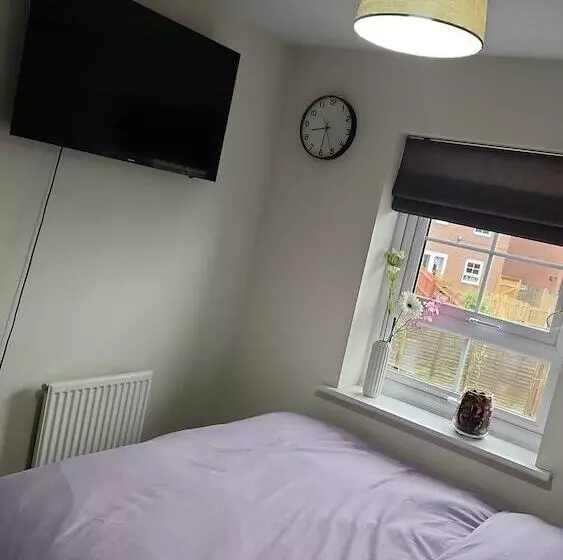 Residenssi Inviting 1 Bed House In Wolverhampton
