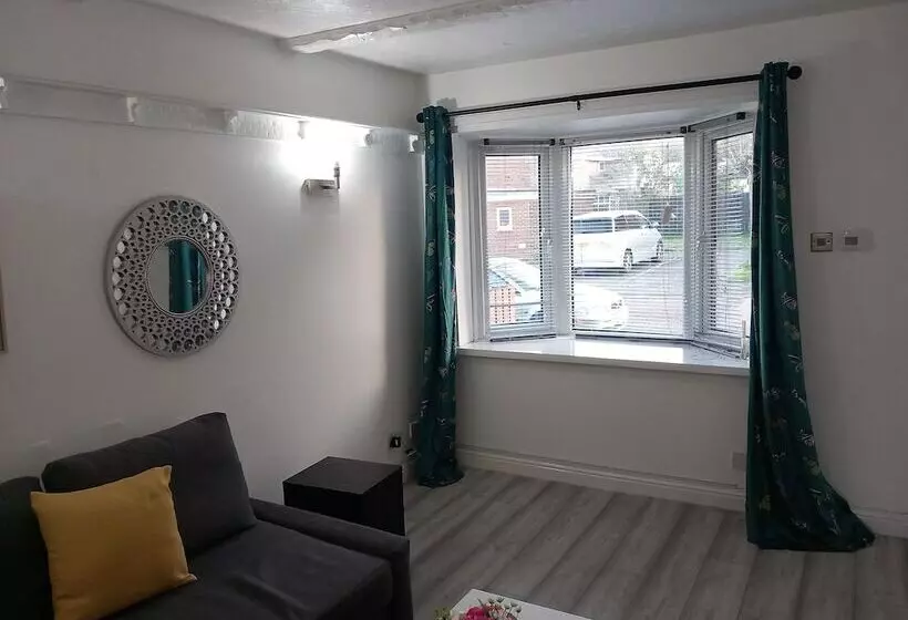 Residenssi Lovely 2 Bed House In Sunderland