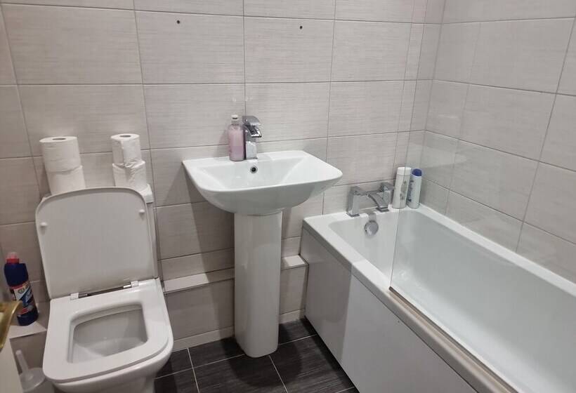 Резиденция Lovely 2 Bed House In Sunderland