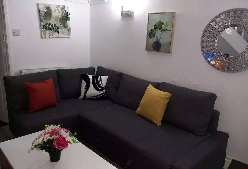 Residenssi Lovely 2 Bed House In Sunderland