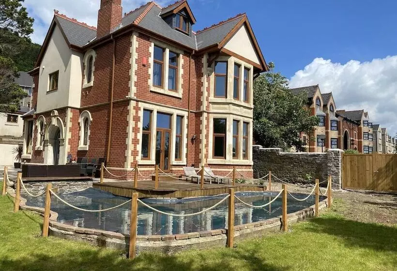 Residenssi Seaside Retreat At Port Talbot