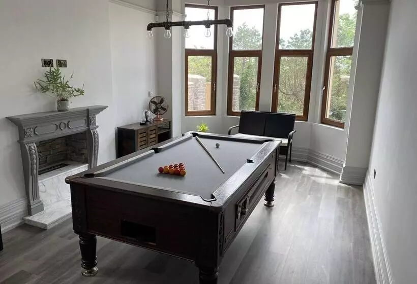 Residenssi Seaside Retreat At Port Talbot