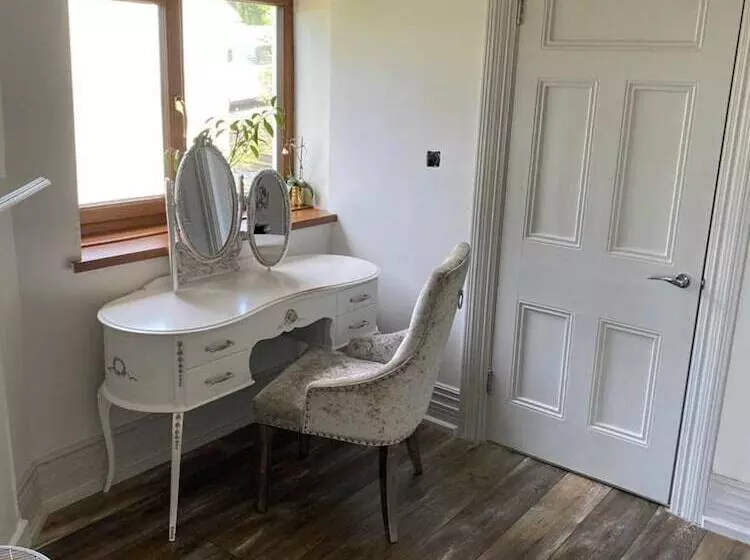 Residenssi Seaside Retreat At Port Talbot