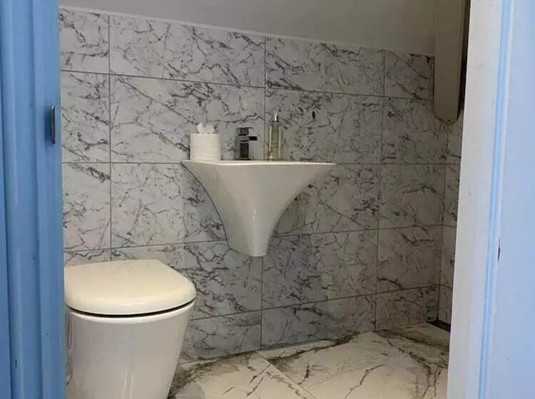 Residenssi Seaside Retreat At Port Talbot