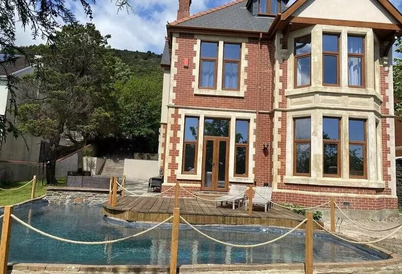 Residenssi Seaside Retreat At Port Talbot