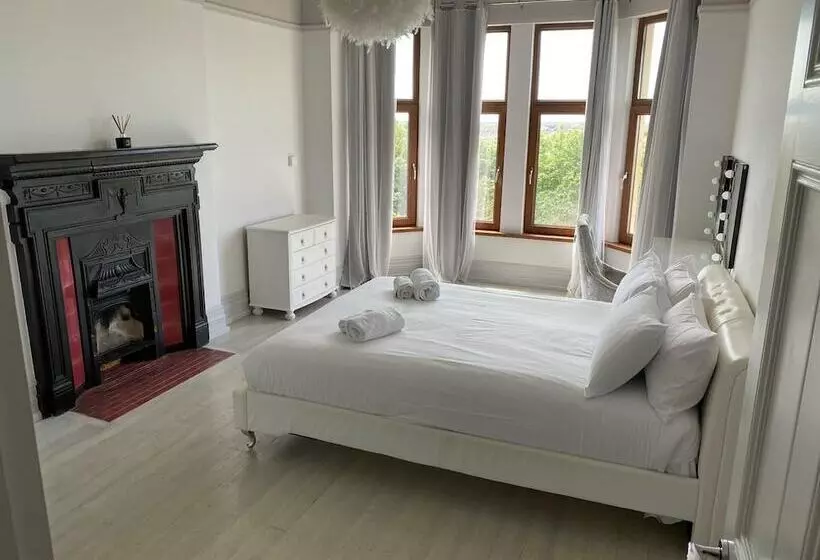 Residenssi Seaside Retreat At Port Talbot