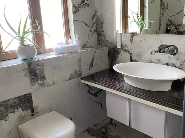 Residenssi Seaside Retreat At Port Talbot