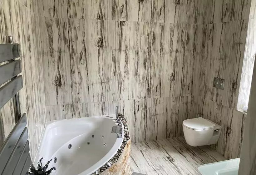 Residenssi Seaside Retreat At Port Talbot