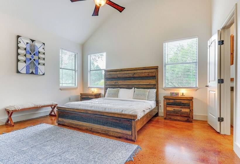 San Marcos Home W/ Fire Pit ~ 10 Mi To Downtown!