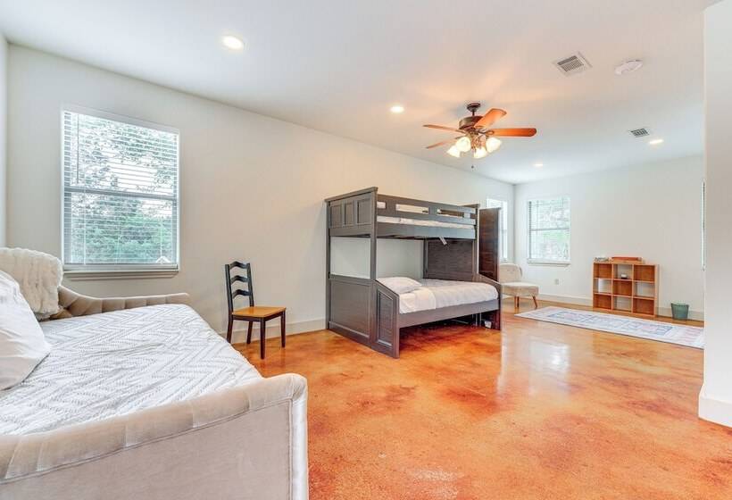 San Marcos Home W/ Fire Pit ~ 10 Mi To Downtown!