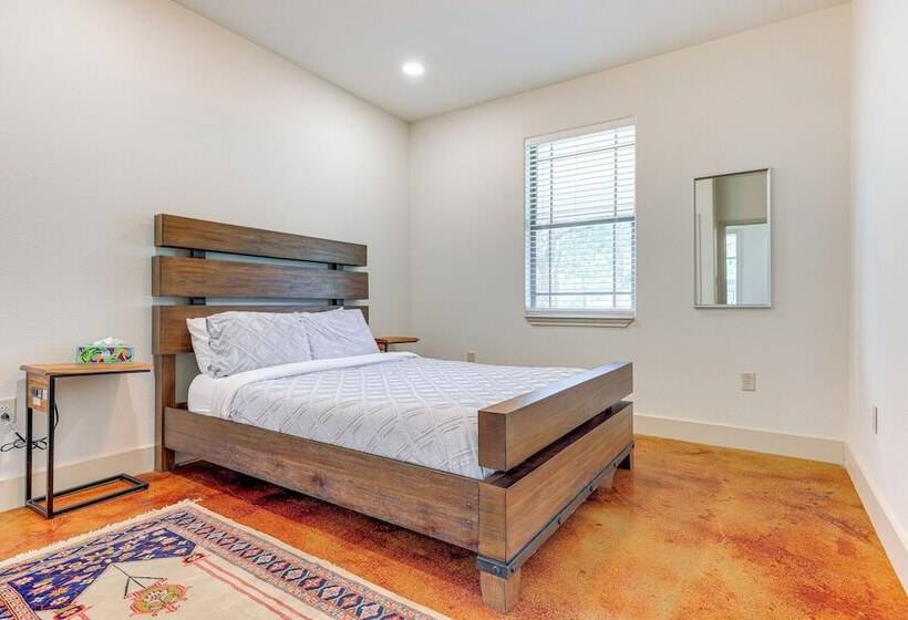 San Marcos Home W/ Fire Pit ~ 10 Mi To Downtown!