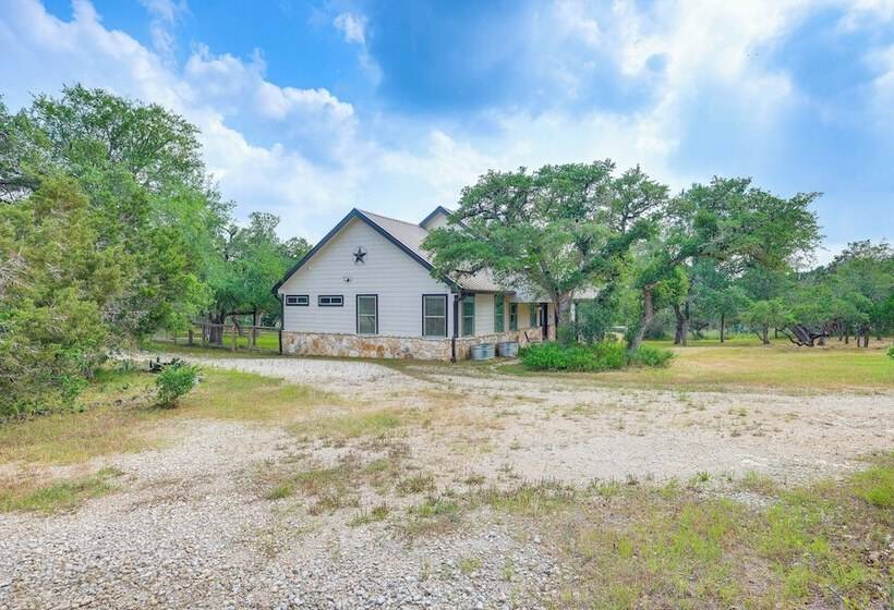 San Marcos Home W/ Fire Pit ~ 10 Mi To Downtown!