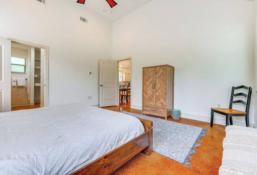 San Marcos Home W/ Fire Pit ~ 10 Mi To Downtown!