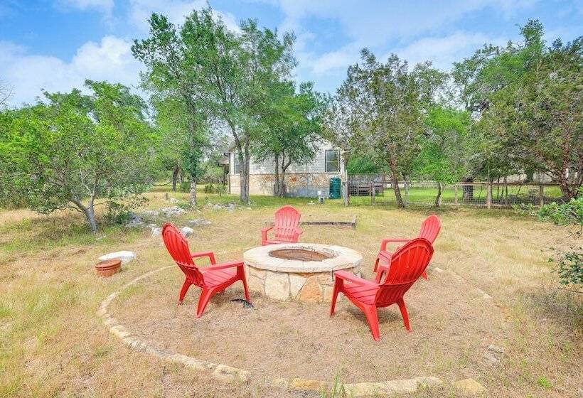 San Marcos Home W/ Fire Pit ~ 10 Mi To Downtown!