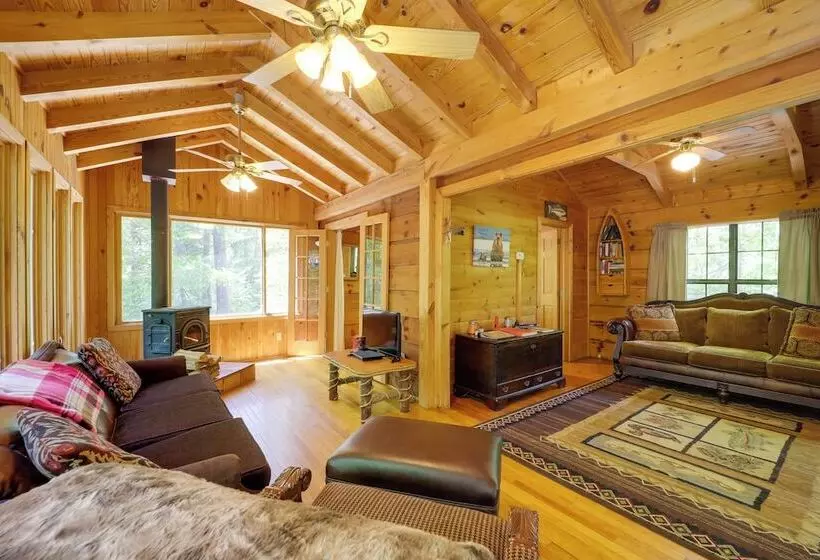 Hot Tub & Deck: Secluded Marion Cabin