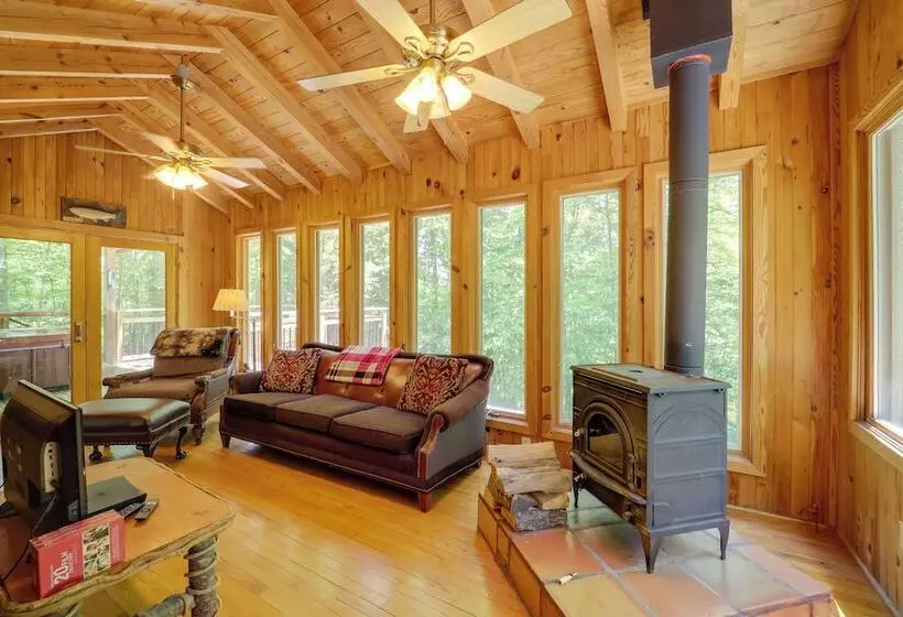 Hot Tub & Deck: Secluded Marion Cabin