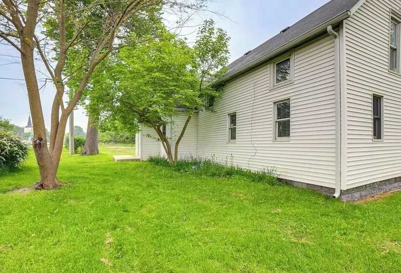 Serene South Haven Retreat W/ Deck: 1 Mi To Dtwn!