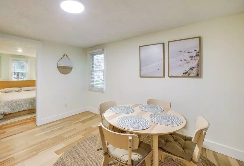 Serene South Haven Retreat W/ Deck: 1 Mi To Dtwn!