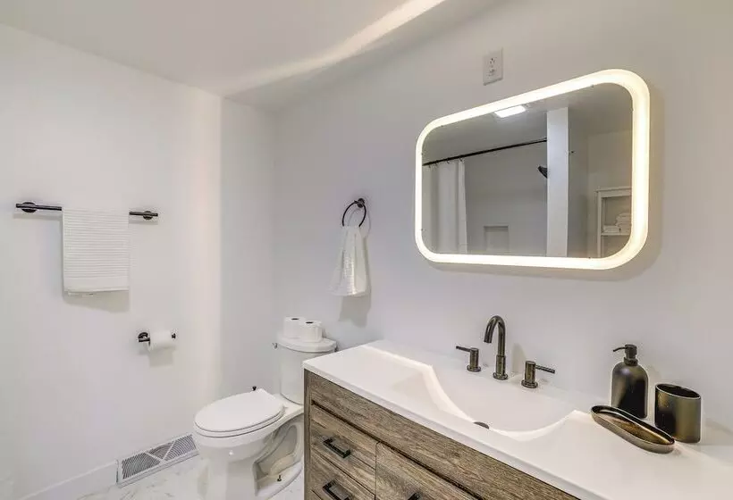 Serene South Haven Retreat W/ Deck: 1 Mi To Dtwn!