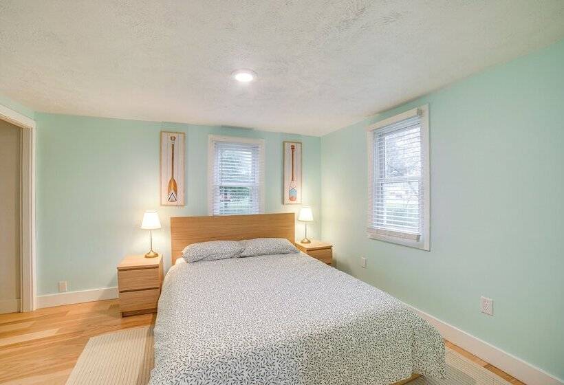 Serene South Haven Retreat W/ Deck: 1 Mi To Dtwn!